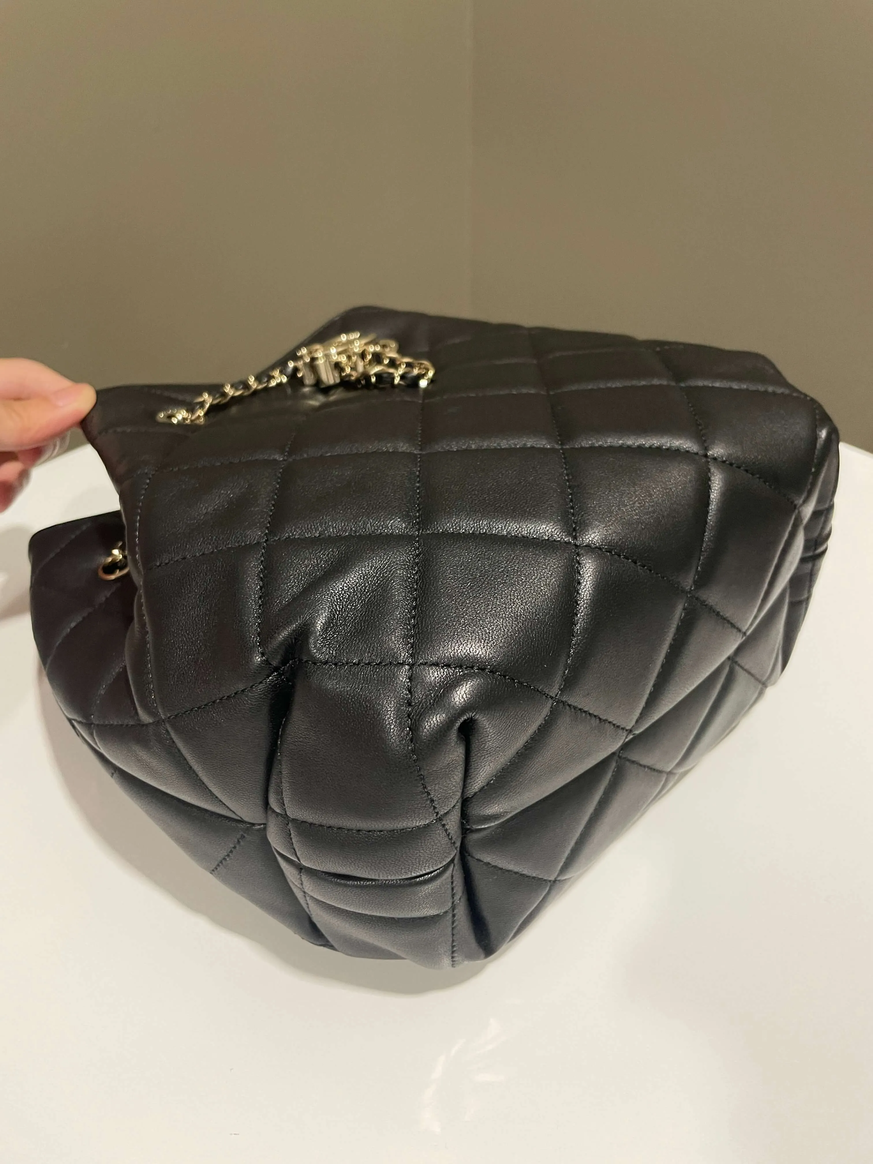 Chanel Quilted Cc Drawstring Bucket Shoulder Bag Black Lambskin