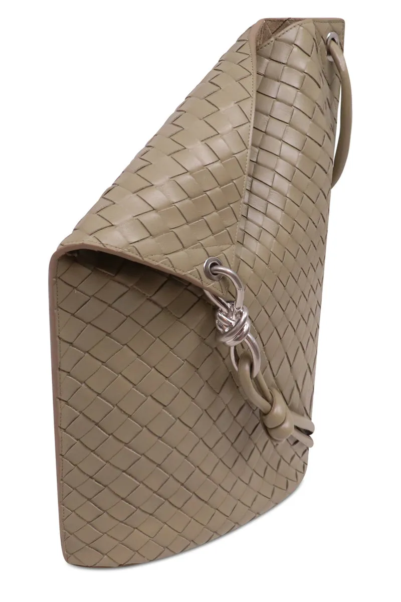 KNOT HOOK MEDIUM BUCKET BAG | TAUPE/SILVER