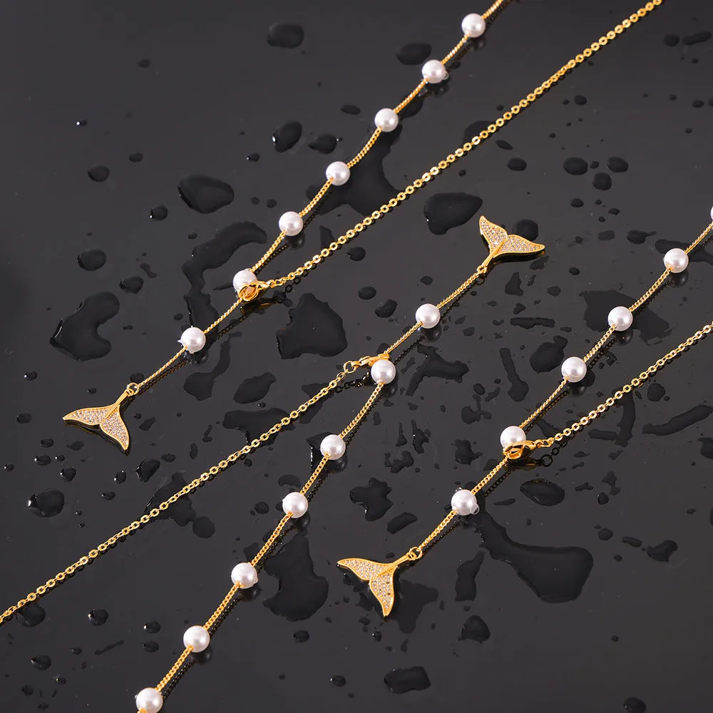Luxurious Shell Bead Necklace with Zircon Accent