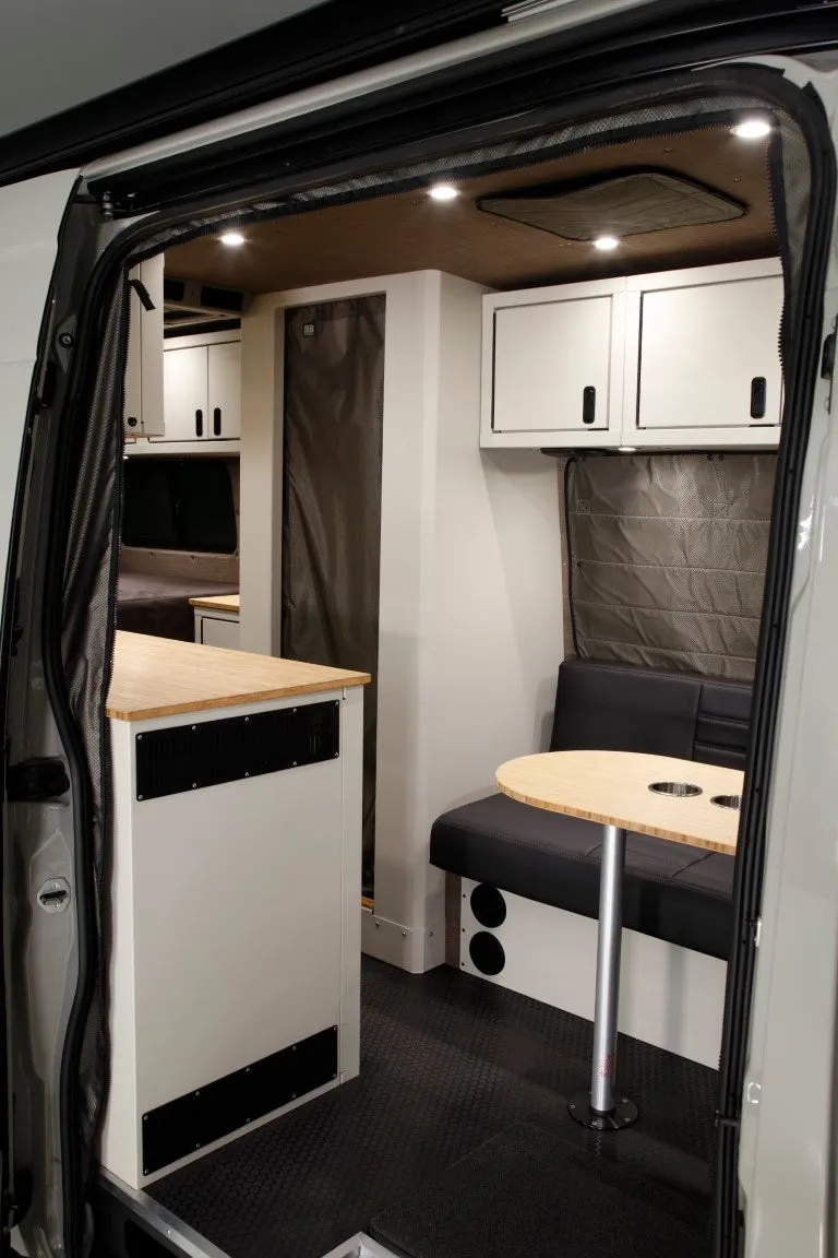 RB Touring Van DH - 170 EXT 3500 4X4