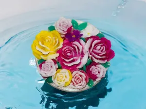 Scented carved candle - Roses design