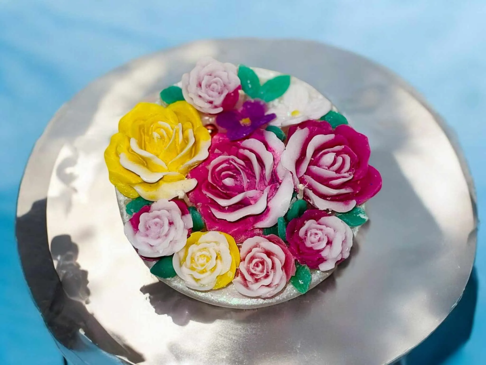 Scented carved candle - Roses design